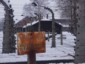 Auschwitz-Stammlager-Stacheldrahtumzäunung